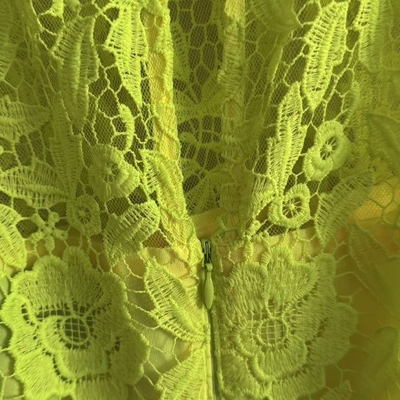 J Crew Collection Floral Lace Sheath Dress Neon Bright Yellow A8182 EUC Size 4 - Picture 5 of 11